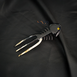 Fourchette à cheveux en bois artisanale unique, best-seller, corne de bœuf naturelle et os de poisson, cadeau parfait pour les femmes aux cheveux longs et en chignon - Product Image 2