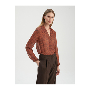 Blusa de Gasa con Cuello en V y Estampado para Mujer - Product Image 6