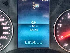 Autocaravana Compacta de Lujo 4x4 – Vehículo Moderno para Viajes por Carretera, Turismo, Camping y Vida Aislada - Product Image 5