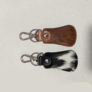 Porte-clés en cuir authentique fait à la main avec textures naturelles - Product Image 6