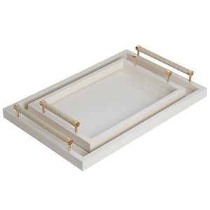 Elegante bandeja de MDF hecha a mano con acabado tallado único, perfecta para exhibir artículos decorativos y presentaciones de comida - Product Image 1