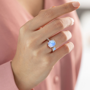 แหวนพลอย3.5เหลี่ยมเพชรพลอยสีเงินแท้925ทึบทรงวงรีทำจากหินมูนสโตนธรรมชาติสำหรับผู้หญิง - Product Image 2