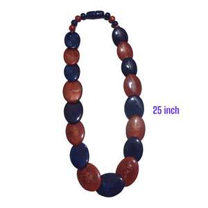 Collier pendentif ange en résine rouge et bleue, modèle perle, bijou ovale audacieux, pièce tendance et volumineuse, pour les amoureux de la mode - Product Image 4