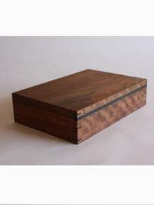 Caja de Almacenamiento de Joyas de Madera de Acacia Hecha a Mano, Cierre de Gancho y Bucle, Diseño en Relieve, Tamaño Personalizable, Caja Cuadrada con Patrón Natural - Product Image 4