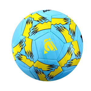 Balón de Fútbol Híbrido de PU, Fabricado en PVC, Textura Moldeada, Hecho en Pakistán - Product Image 3