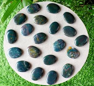 Pierre de sang Superbe gemme pour cristal de guérison Pocket Palm Stone Thumb Wow Bloodstone Palm Stone Crystal Gemstones Wow Quality Gem - Product Image 3