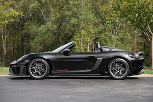 2025 718 Spyder RS 493 hp, Motor de 4.0 Litros y 6 Cilindros en Línea, Paquete Weissach, Equipamiento de Alta Gama - Product Image 3