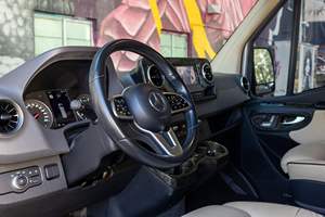 Mercedes-Benz Sprinter 3500 Plus 2019 Usado en Buen Estado, Sin Accidentes, Volante a la Izquierda/Derecha - Product Image 2