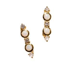 Pendientes Minimalistas y Delicados de Plata de Ley S925 con Baño de Oro de 14K, Ópalo Australiano, Piedra Lunar Blanca y Circonita Cúbica, Ajustables - Product Image 1