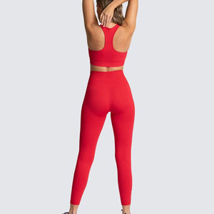 Ensemble de yoga fitness pour femmes de qualité supérieure entièrement personnalisé anti-rides vente chaude meilleur tissu ensembles de yoga fitness avec poids léger - Product Image 4