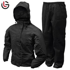 Combinaisons de pluie décontractées résistantes à l'eau OEM avec ventilation avancée et tissu léger et respirant en taffetas pour l'extérieur - Product Image 1