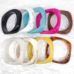 กำไลข้อมือเรซินสำหรับผู้หญิงกำไลข้อมือแฟชั่นดีไซน์ใหม่ล่าสุดที่มีสีสันแบบไม่สม่ำเสมอ - Product Image 4