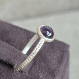Anillo de plata 925 hecho a mano con piedras preciosas de amatista, joyería de boda étnica de moda, regalo perfecto para mujeres OEM disponible - Product Image 4