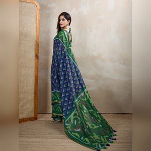 Tissu Chanderi Ikat vert bleu élégant, soie Banarasi, best-seller, vêtements de fête, vêtements de mariage, vêtements de fête indiens, sari de fête - Product Image 5