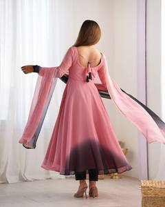 ชุดเดรสผ้าไหมจอร์เจียต์แบบดั้งเดิมของอินเดียและปากีสถาน ดีไซน์สวยงาม หรูหรา เหมาะสำหรับงานปาร์ตี้ งานแต่งงาน และงานพิธีต่างๆ - Product Image 3