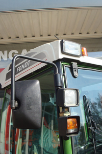 Tracteur agricole Fendt 4x4 de haute qualité avec transmission par engrenages, moteur 25 CV, pompe, boîte de vitesses, composants essentiels, roulement et moteur - Product Image 5