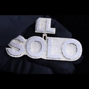 Colgante de Moissanita con Incrustaciones de Diamantes al por Mayor, Modelo 'SOLO', Personalizado, Plata 925, VVS, Dos Tonos, Joyería Hip Hop - Product Image 2