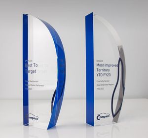 Premio de reconocimiento acrílico de lujo elegante para trofeo moderno duradero para eventos deportivos y logros corporativos - Product Image 1