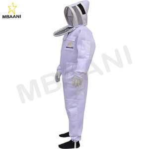 Traje de Apicultura Profesional de Algodón - A Prueba de Picaduras con Velo Protector, Capucha Ventilada y Dos Pares de Guantes - Product Image 5