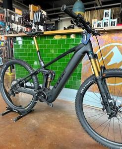 Vélo de montagne électrique à double suspension de haute qualité Cube Stereo Hybrid 140 HPC Actionteam 750 - Product Image 3