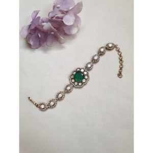 Elegante pulsera de piedra Kundan verde para mujer, joyería étnica ajustable con acabado dorado, accesorio de moda nupcial indio hecho a mano - Product Image 1