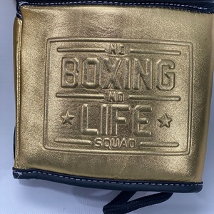 ถุงมือชกมวยแบบสั่งทำพิเศษสีดำทอง No Boxing No Life  แบบผูกเชือก ปรับขนาดได้ ทำจากหนังวัวแท้ สำหรับคิกบ็อกซิ่ง - Product Image 4