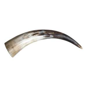 Taza de cerámica de cuerno vikingo festivo hecho a mano para hidromiel y cerveza para fiestas navideñas y alegrías navideñas - Product Image 2