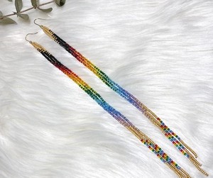 Pendientes de cuentas extra largos de arcoíris de oro negro Pendientes de cuentas de semillas de gran tamaño Flecos de ombre indio - Product Image 1