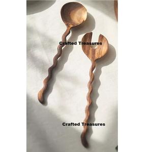 Serveur de salade naturel de vente chaude ensemble de 2 pièces avec poignée de sculpture en demi-os outils de cuisine de mélange de salade personnalisés - Product Image 2