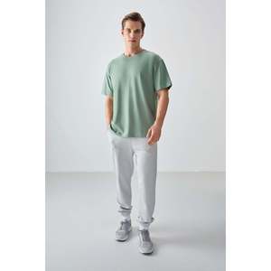 T-shirt basique pour homme Air Jones, coupe ample, 100% coton, épais, doux et texturé, vert cactus clair, modèle 88353 - Product Image 2