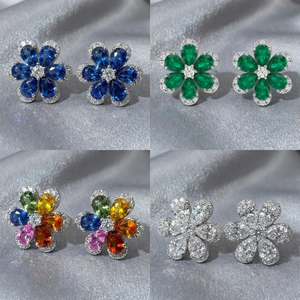 Magnifiques boucles d'oreilles en or blanc massif 18 carats avec émeraude en forme de fleur, pierre précieuse taille poire, halo de diamants festonnés, pour anniversaire - Product Image 4