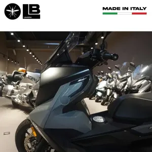 Adesivi decorativi 3D in gel per protezioni angolari carenatura scooter BMW C400GT - Product Image 5