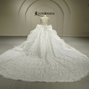 Vestido de Novia Moderno GT26057 con Cuello Alto, Borlas, Volantes, Cola de Capilla, Encaje, Lentejuelas y Flores, Largo hasta el Suelo - Product Image 4