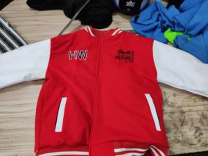 Chaqueta universitaria con parche de chenilla personalizada con forro acolchado bordado, chaqueta con letras de lana y cuero para estudiantes - Product Image 6