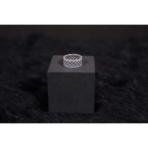 Anillo de Plata de Ley 925 SILVERINGS con Diseño de Corazón de Diamantes y Baño de Rodio para Uso Diario - Product Image 1