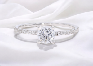 Celestial Luxe 0.80Ct Moissanite Solitaire Anillo de compromiso con pavé Estilo punk 14K Oro blanco Acentos OEM al por mayor - Product Image 5