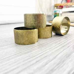 Rond de serviette en rotin élégant Décor de table en osier pour manger - Product Image 1