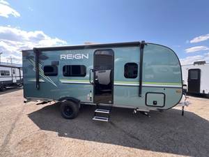 Popular Supply Usado 2019 2020 2024 Reigns 18 RB Diseño moderno con suspensión de torsión independiente Capacidad para 7 personas - Product Image 4