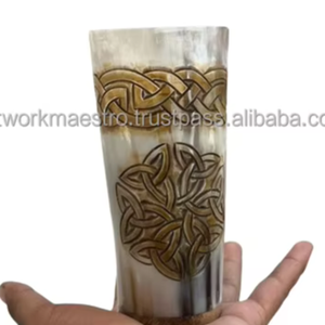 Auténtico Árbol de Navidad Vikingo Vegvisir Tallado a Mano, Moderno y Atractivo, Vaso de Chupito de Cuerno de Búfalo Genuino Grabado con la Palabra Skol - Product Image 2