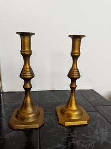 Soporte de vela pequeño de latón antiguo, centro de mesa hecho a mano para Navidad y otra decoración festiva para el hogar - Product Image 6