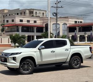 มือสอง LHD/RHD 2023 MITSU_BISHIS L200 4x4 - Product Image 2