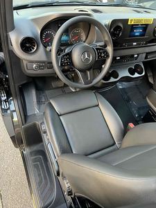 2023 SPRINTER 2500 144 Furgoneta de Pasajeros RWD con Luces DRL Automáticas Lista para Enviar - Product Image 4