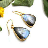 Boucles d'oreilles Vintage Malti Feu Labradorite Pierre 18k Or Électrolytique Forme Fantaisie Géométrique Dangle Bijoux Pour Femmes Vente en Gros
