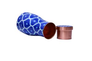 Article de vente chaud avantages pour la santé ayurvédique en métal pur cuivre chevet carafe flacon avec gobelet bouteille d'eau impressions de conception personnalisée - Product Image 4