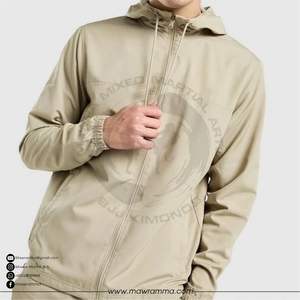 เสื้อแจ็คเก็ตกันลมแบบมีโลโก้สั่งทำพิเศษ ระดับพรีเมียม สำหรับทุกเพศ ระบายอากาศได้ดี คุณภาพสูง เหมาะสำหรับออกกำลังกาย ฝึกซ้อม กันน้ำ ลายพรางแบบต่อผ้า - Product Image 2