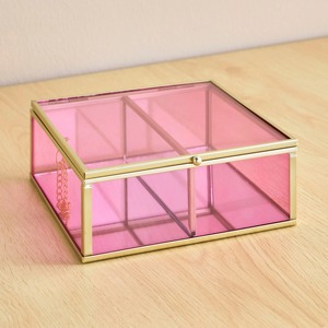 Boîte à bijoux élégante rose transparente moderne, organisateur de rangement idéal pour bagues, colliers, bracelets ou petits accessoires - Product Image 1