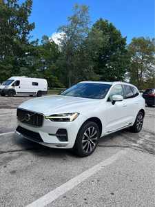 Seminuevo Clean 2023 Vol _ vo xc60 B5 Plus Sport Utility 4D - Product Image 3