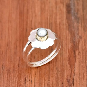 Bague en perles naturelles en argent sterling 925 pierre ronde déclaration minimaliste double bande bague à disque floral cadeau pour elle - Product Image 1