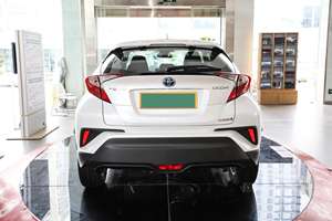 SUV hybride AWD d'occasion 2024, groupe motopropulseur économique 2,5 L, roues R17, consommation de carburant 5,08 L/100 km, autonomie 501-600 km, 300 kW et toit ouvrant - Product Image 5