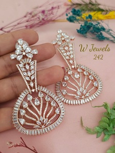 Pendientes de Moda de Latón con Circonitas Plateadas, Conjunto de Joyería para Mujer, Regalo para Bodas, Compromisos, Aniversarios y Fiestas - Product Image 2